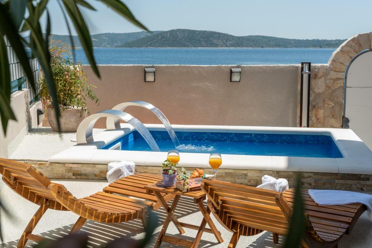 Villa Insula Ventum โตรกีร์ ภายนอก รูปภาพ